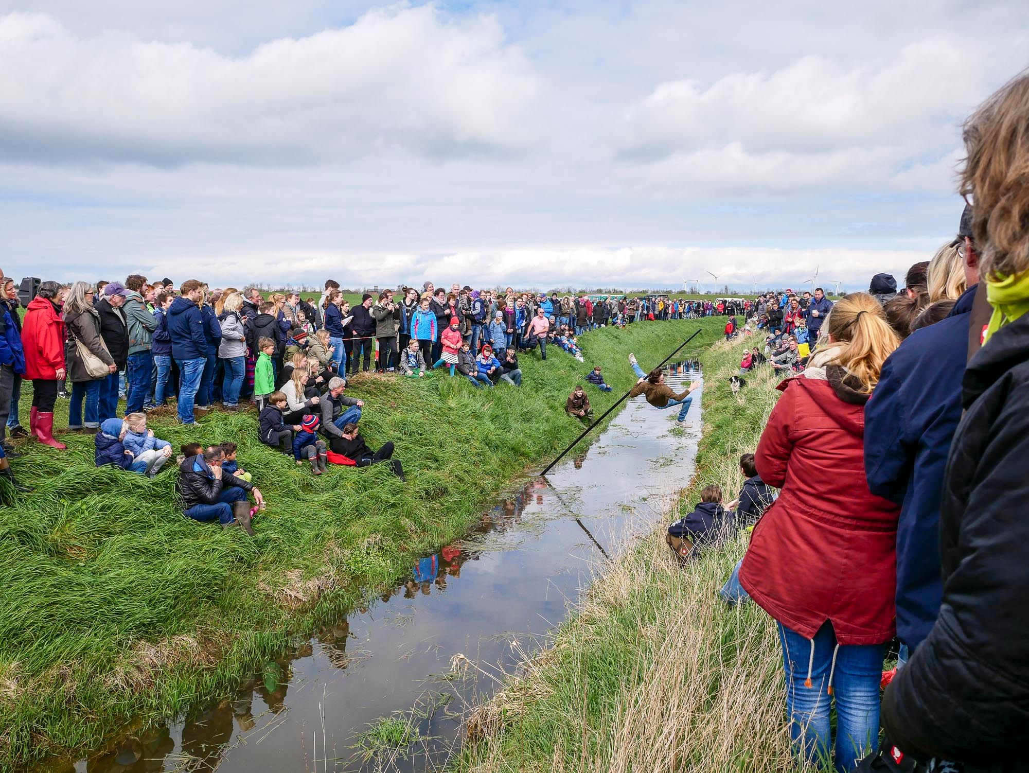 Grabenspringen der Landjugend Fehmarn an der Kopendorfer Au