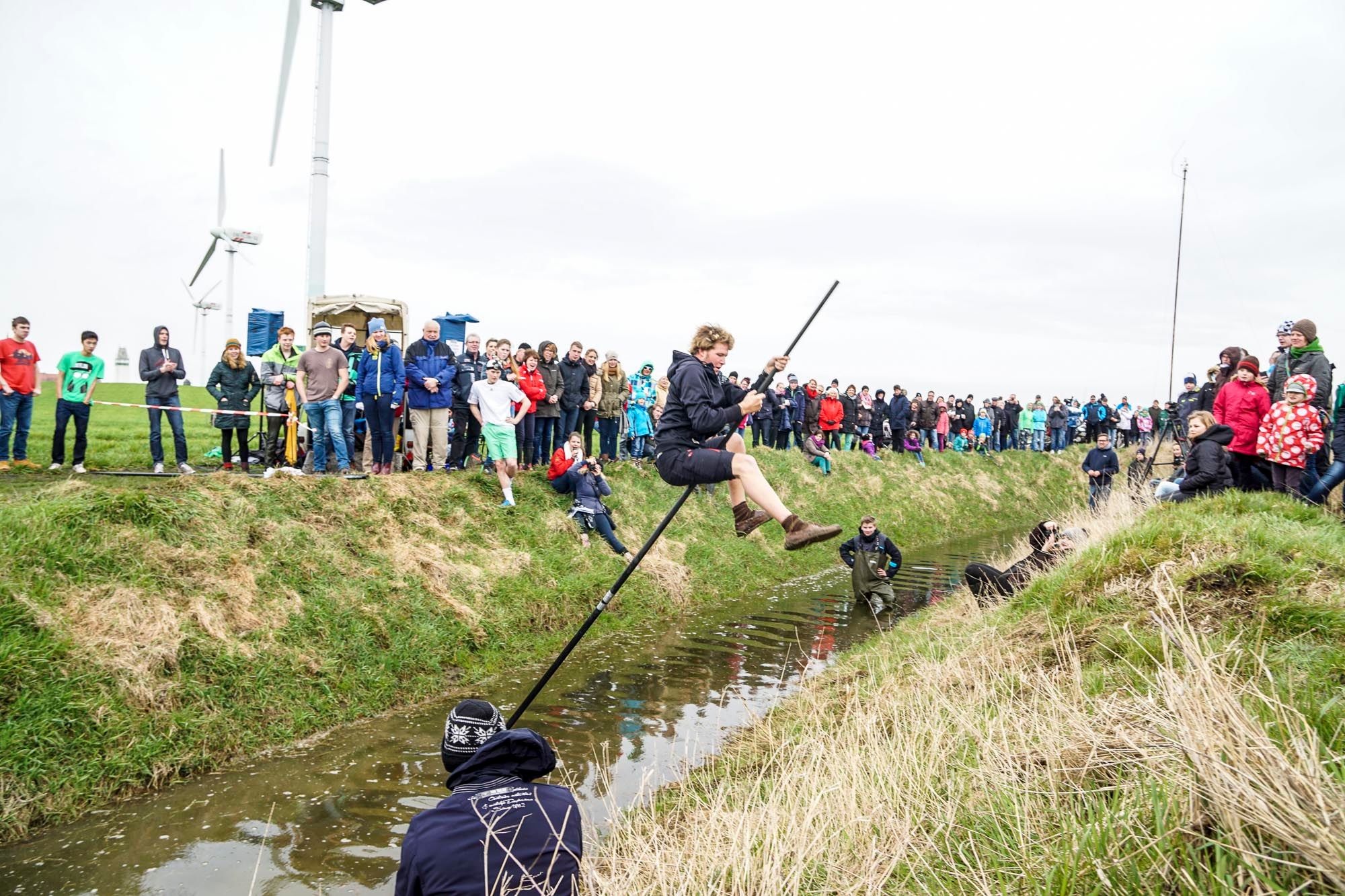 Grabenspringen der Landjugend Fehmarn an der Kopendorfer Au